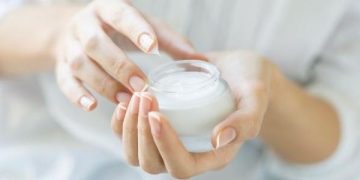 Skin whitening masks